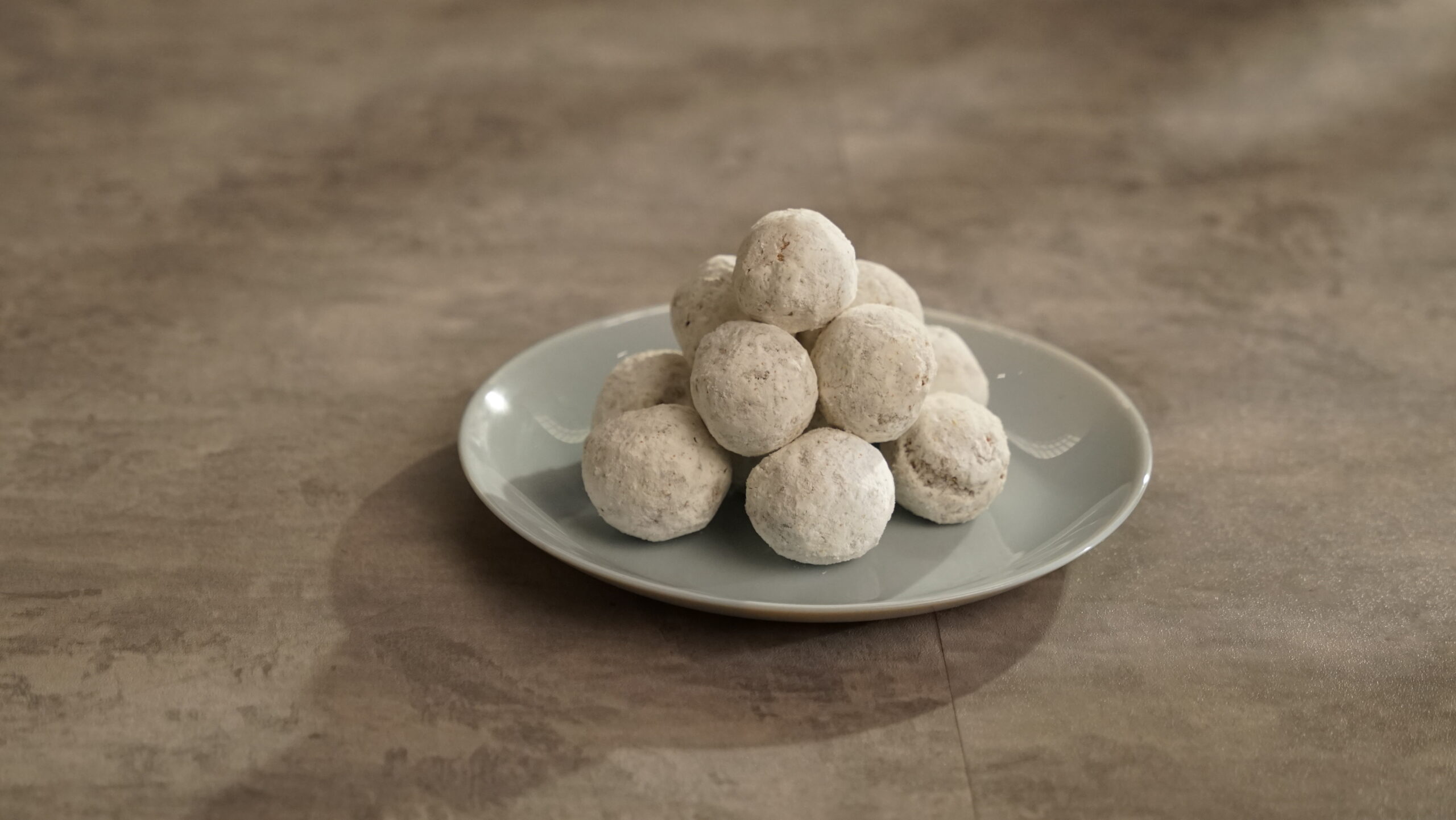 POWDERED DONUT HOLE CUP